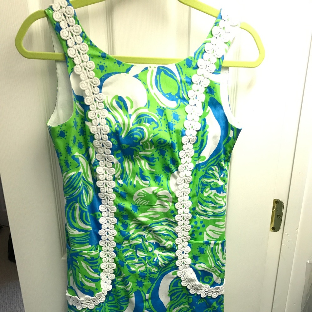 Lilly Pulitzer classic shift size 4.